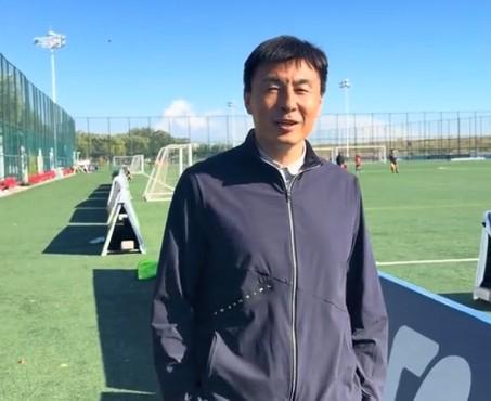 中国新闻网:前国足队长李玮锋将赴青海参加援青杯活动